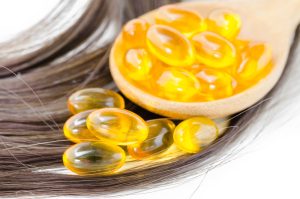 افضل فيتامينات للشعر من اي هيرب 2025
